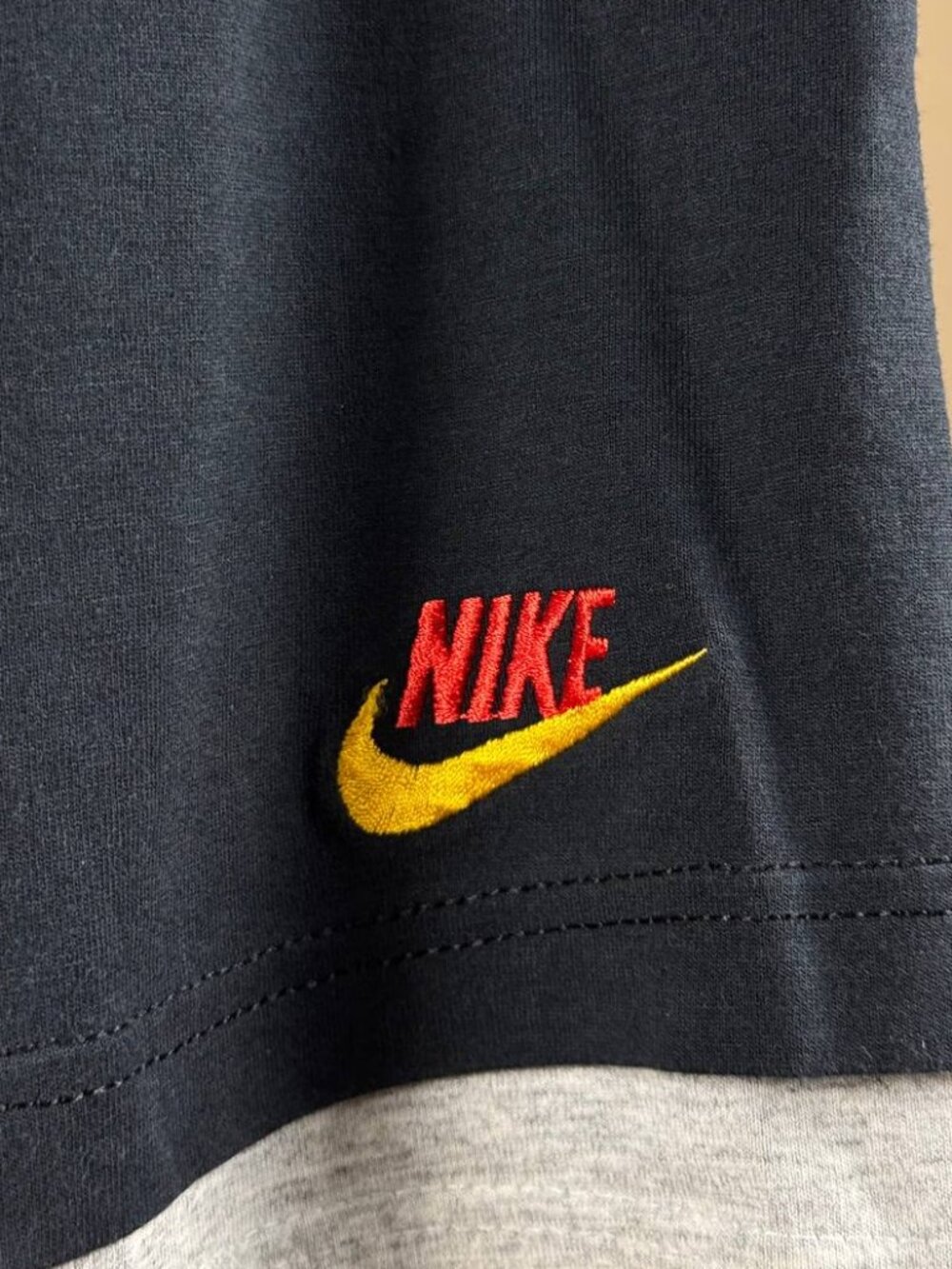 Vintage Nike Shorts Men's Medium Navy Gray Made in Canada Cotton Swoosh - Picture 3 of 10